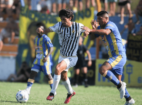 Claypole vs. Central Ballester